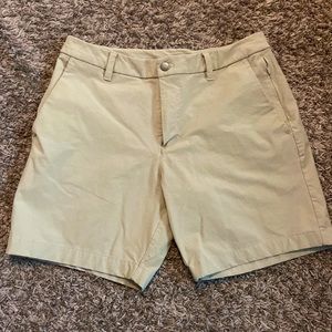 Lululemon Commission Classic Fit Short 7” Warpstreme - waist 32 - Khaki